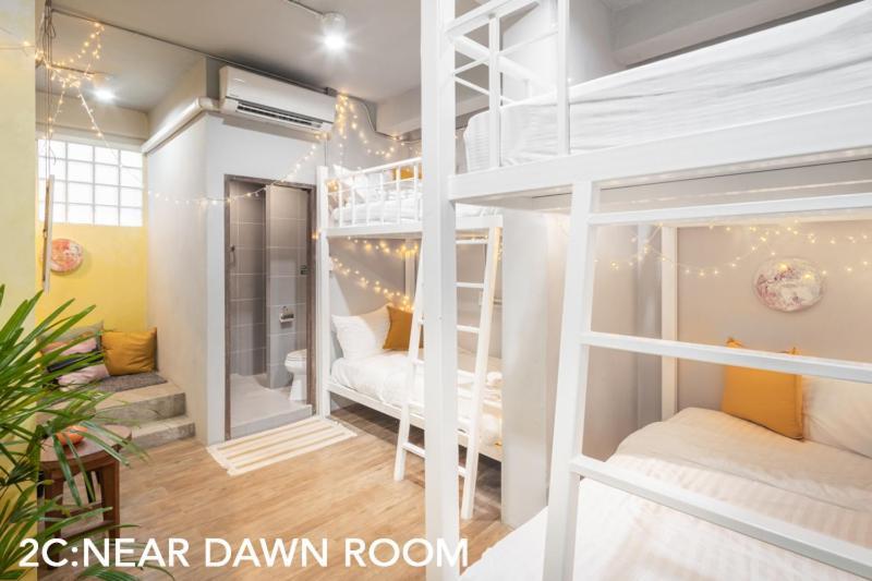 Better Moon Guesthouse Bangkok Bagian luar foto
