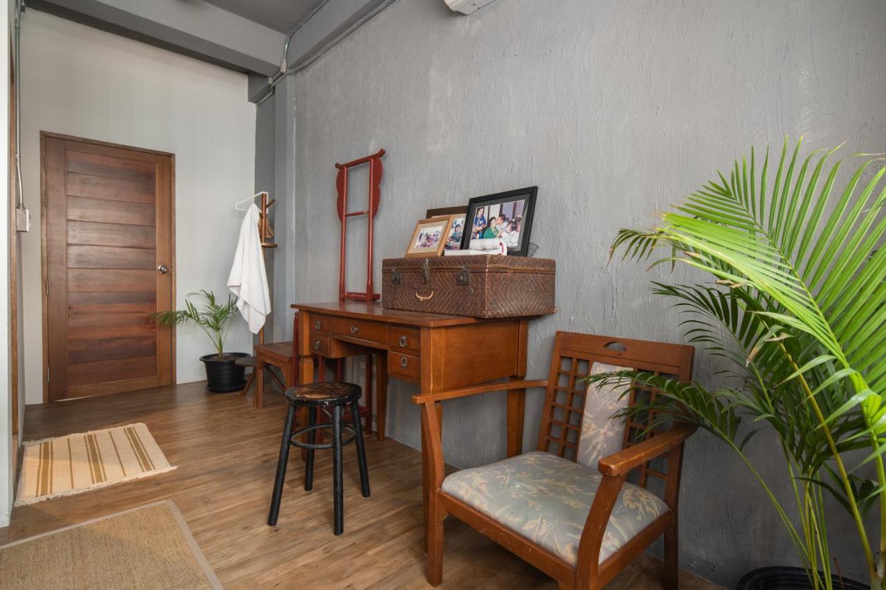 Better Moon Guesthouse Bangkok Bagian luar foto