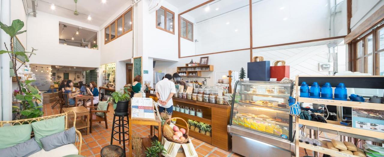 Better Moon Guesthouse Bangkok Bagian luar foto